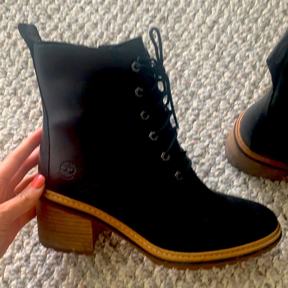 Timberland Kinsey women’s boots, waterproof, size 8.5